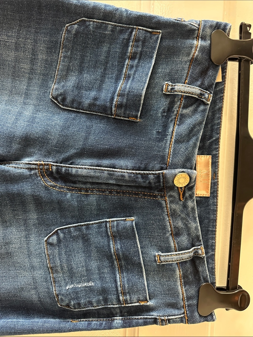 Kut from the Kloth Wide-Leg cropped Indigo Patch-Pocket Jeans - Picture 2 of 4